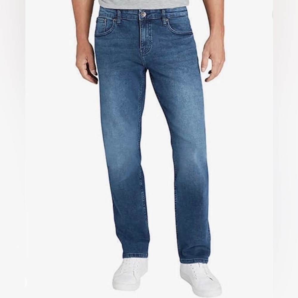 Chaps Men's Freedom Stretch Slim Straight Jean.
